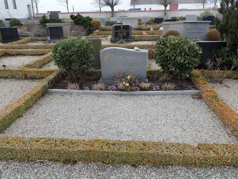 Grave number: 2 01  1858