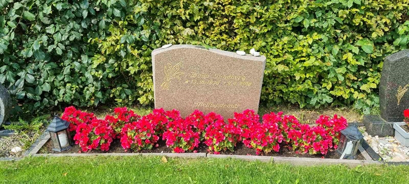 Grave number: SK 2 05 1219, 1220