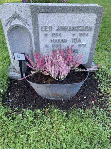 Grave number: 1 NA    23