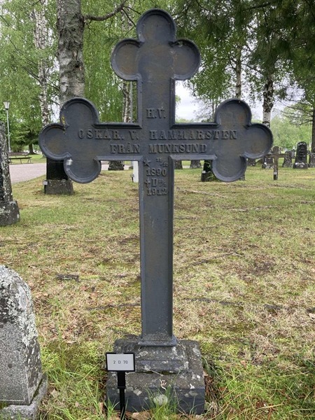 Grave number: 2 D    70