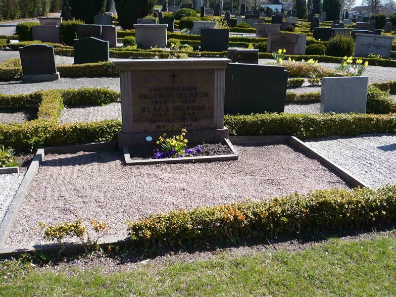 Grave number: 1 10    51