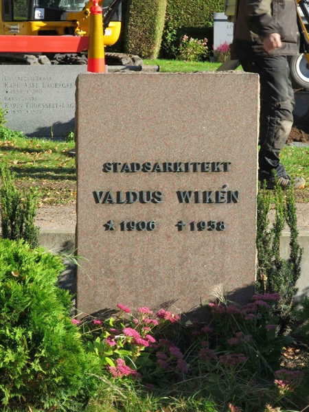 Grave number: HÖB 51     1