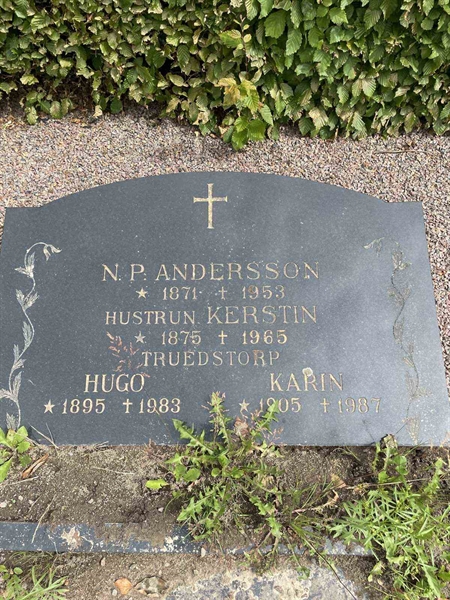 Grave number: EK H 2    52