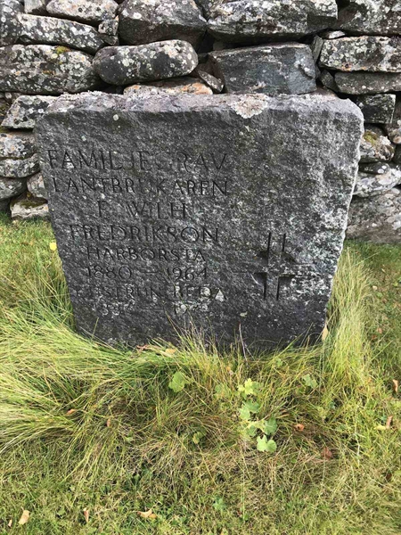 Grave number: ÅR B    13, 14