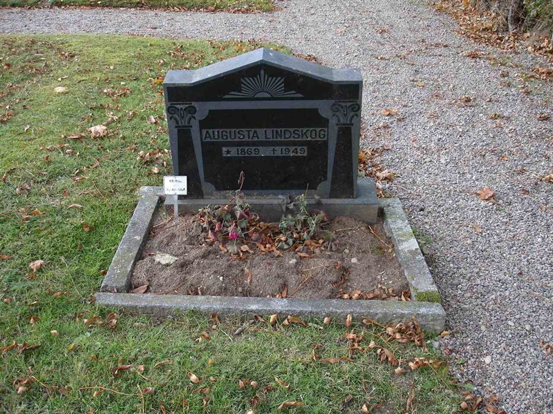 Grave number: FN R    37
