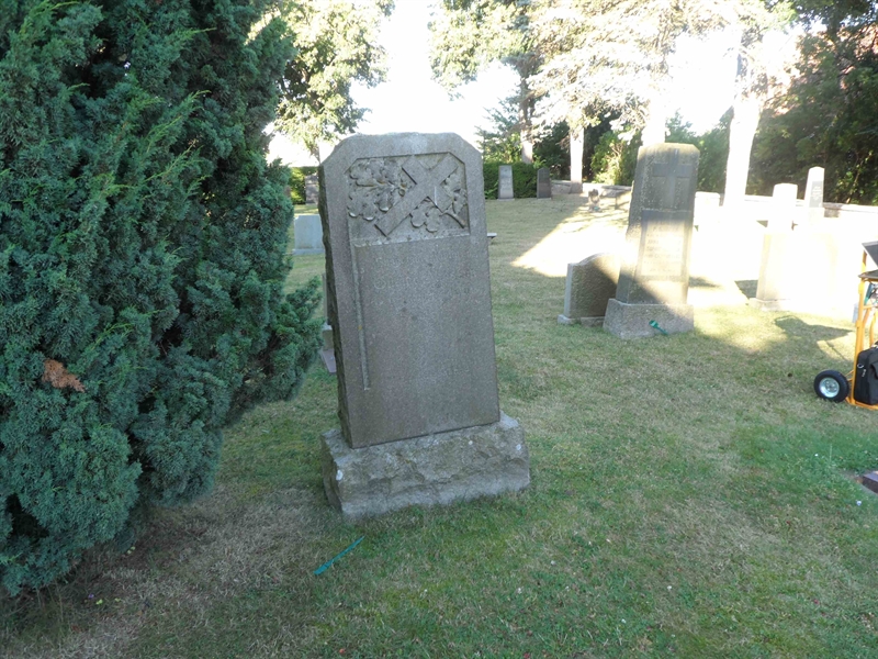 Grave number: SK A   134, 135