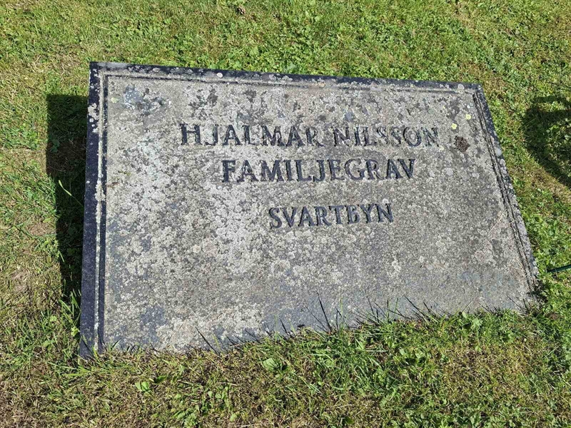 Grave number: 001 2   898