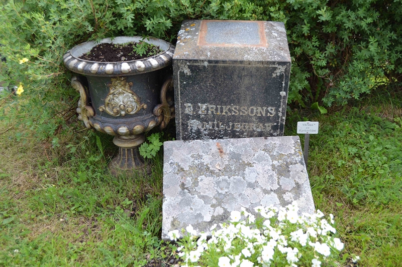 Grave number: 1 F   131