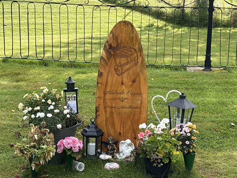 Grave number: IN 35     5-6