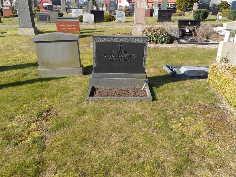 Grave number: VK H    18
