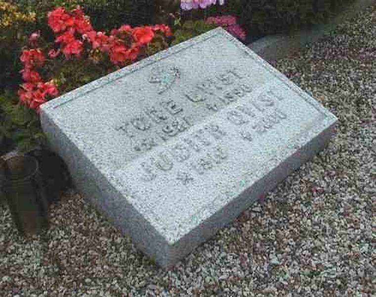 Grave number: BK A   308, 309