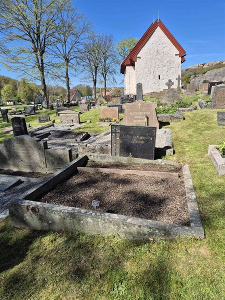 Grave number: SG 02 213, 214