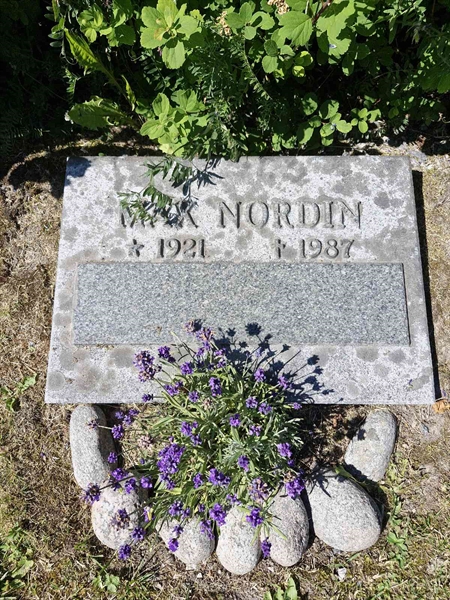 Gravnummer: 1 URNLU A37