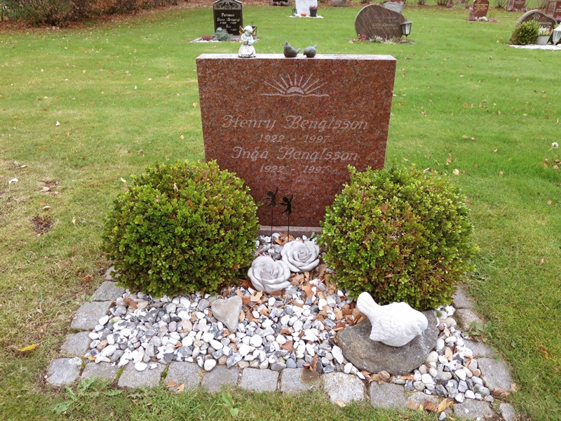 Grave number: HNB I    97