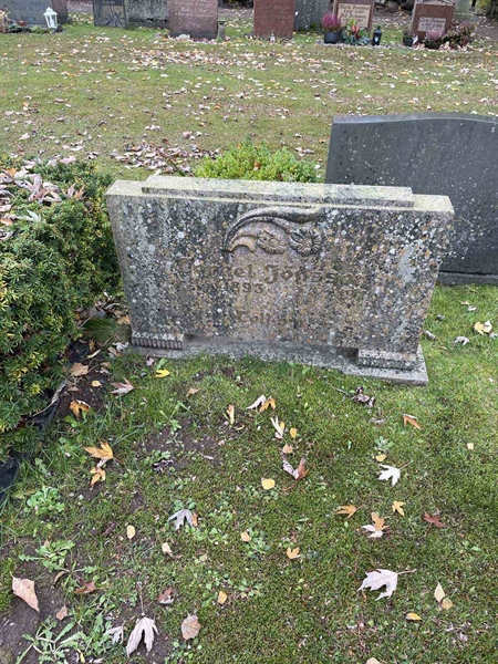 Grave number: VV F    42