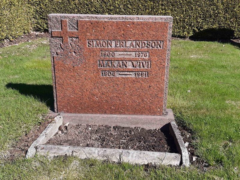Grave number: KA 03    72