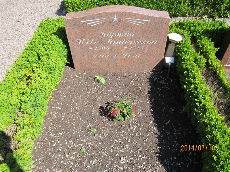 Grave number: 8 R    23