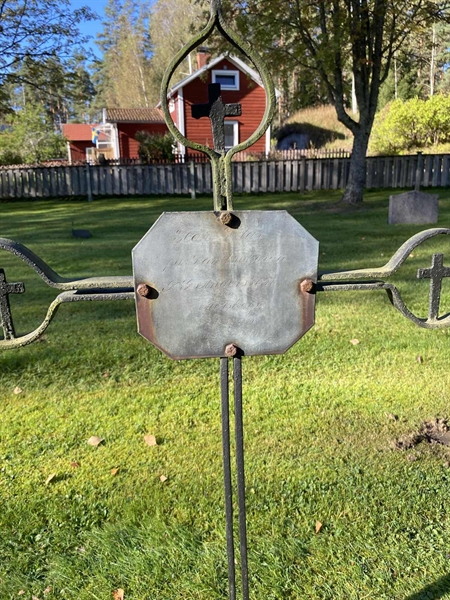 Gravnummer: 6 01 297, 298
