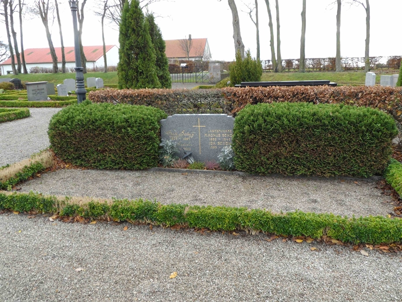 Grave number: ÖTN NMK8     1, 2, 3, 4