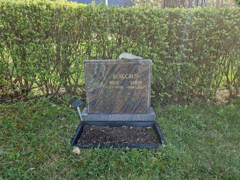 Grave number: 1 NH   358-359