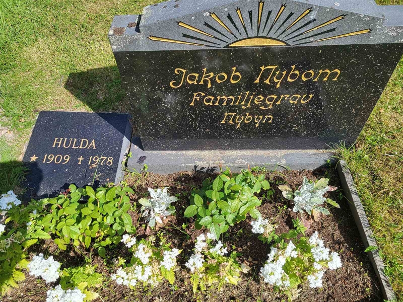 Grave number: 001 1    51