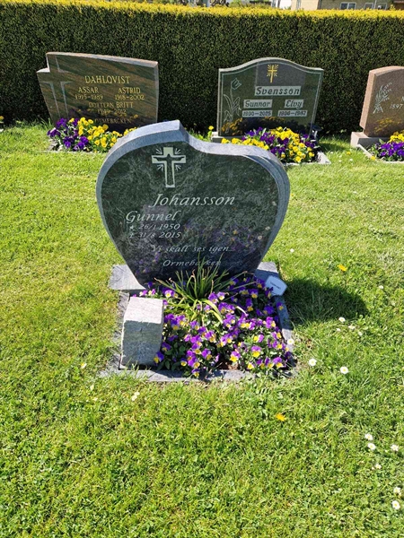 Grave number: 04 D   88
