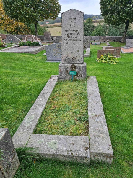 Grave number: KG 09   697