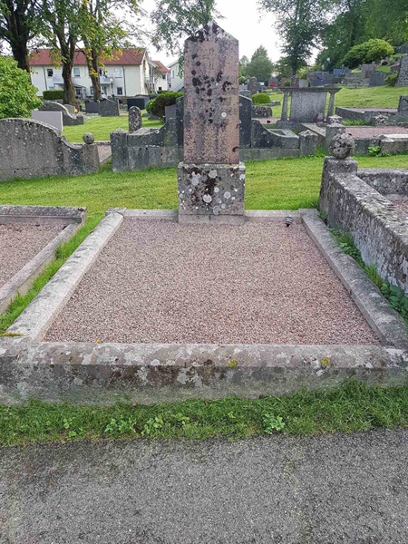 Grave number: 06 60807