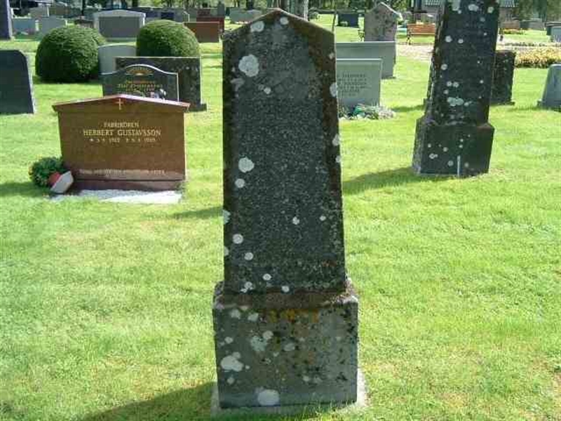 Grave number: 01 J    67