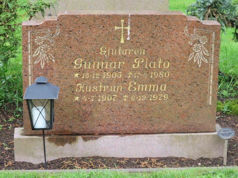 Grave number: HÖB 71   101