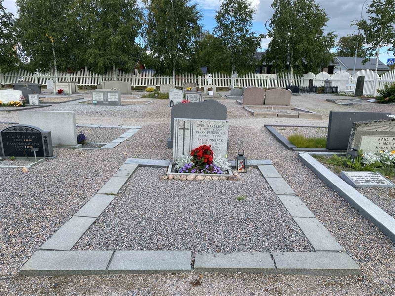 Grave number: 2 07   115