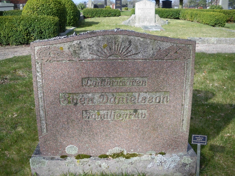 Grave number: INK H   154, 155, 156