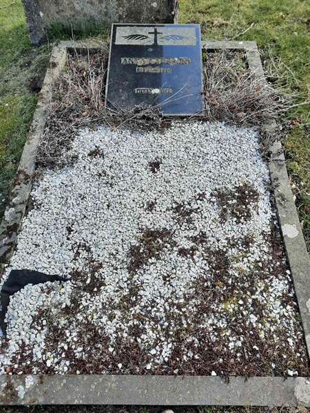 Grave number: OG N    42