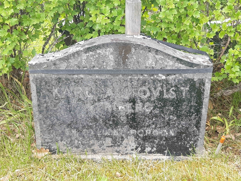 Grave number: NO 25   893