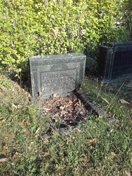 Grave number: NO 24   615