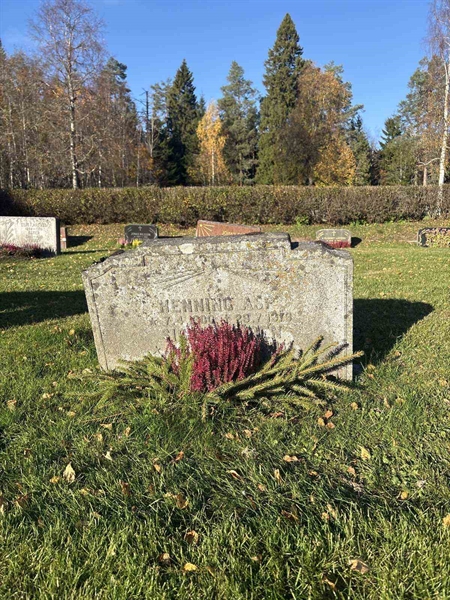 Hautatunnus: R 4   328-329