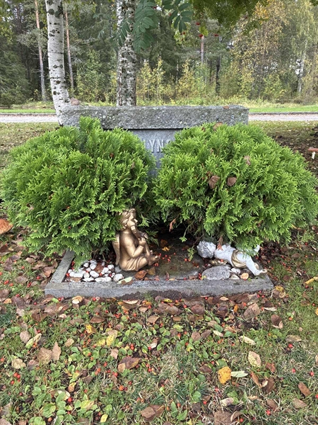 Grave number: 3  2408