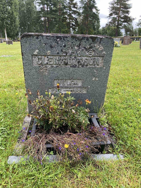 Grave number: 4 G 02    24