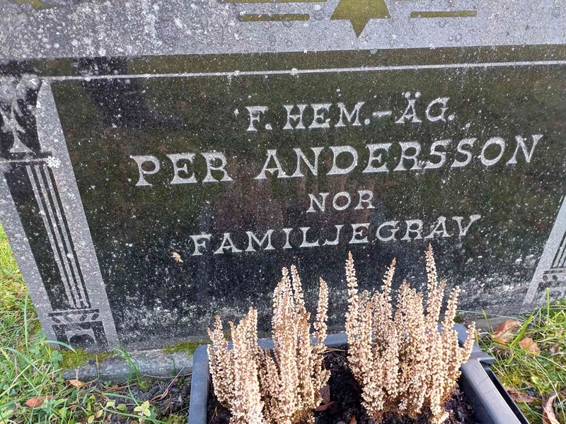 Grave number: JÄ 1 B 3418, 3419, 3420