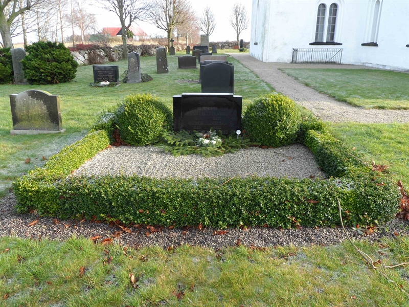 Grave number: BK C    17, 18