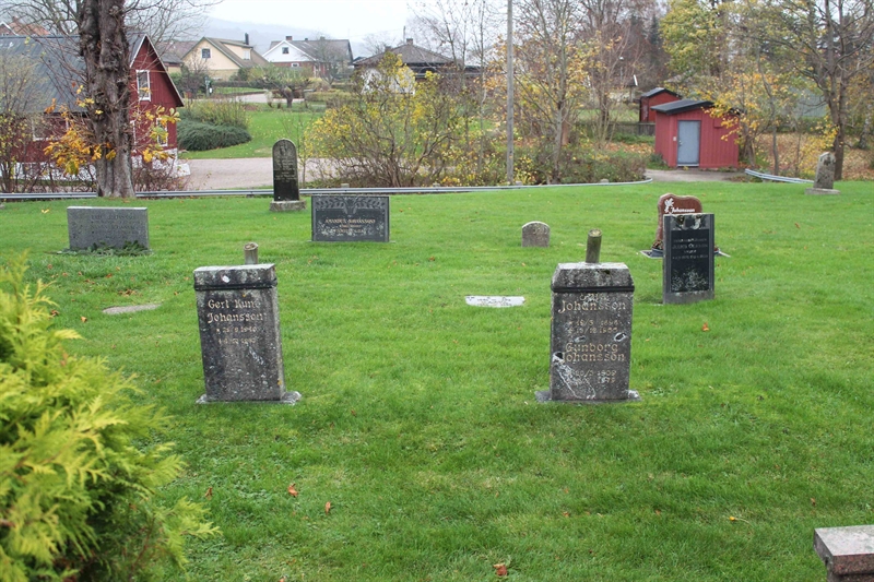 Grave number: ÖKK 2    78, 79, 80