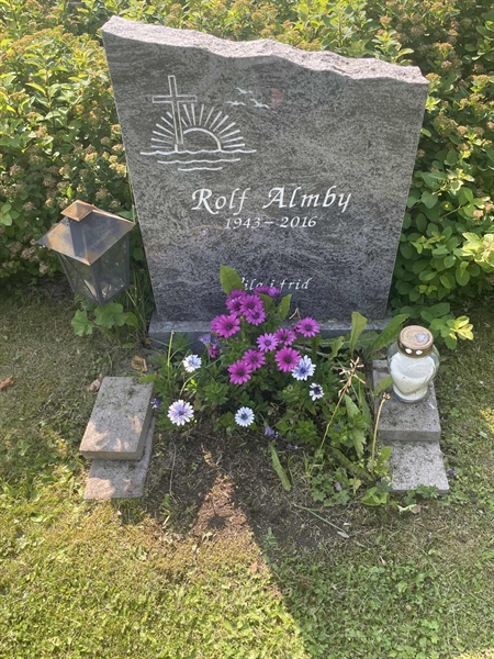 Grave number: 1 F1    76