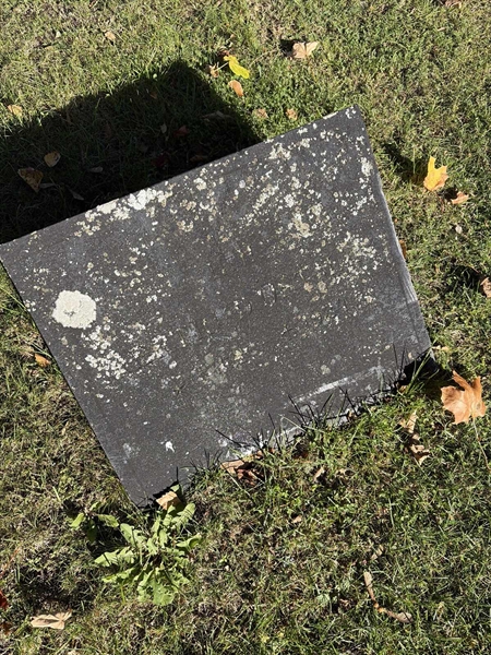Grave number: H 1    18