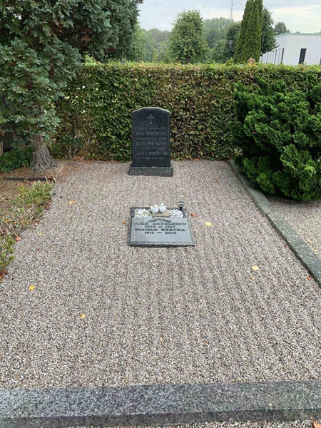 Grave number: NK IX   107