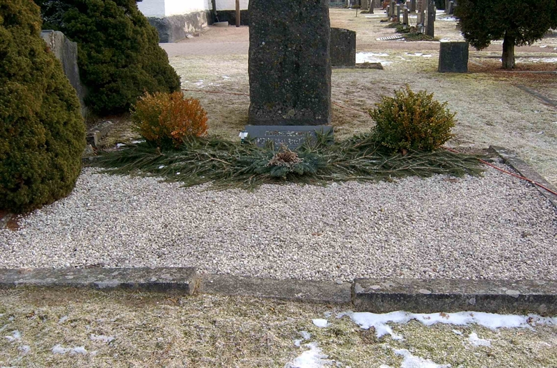 Grave number: VI H    27, 28, 29