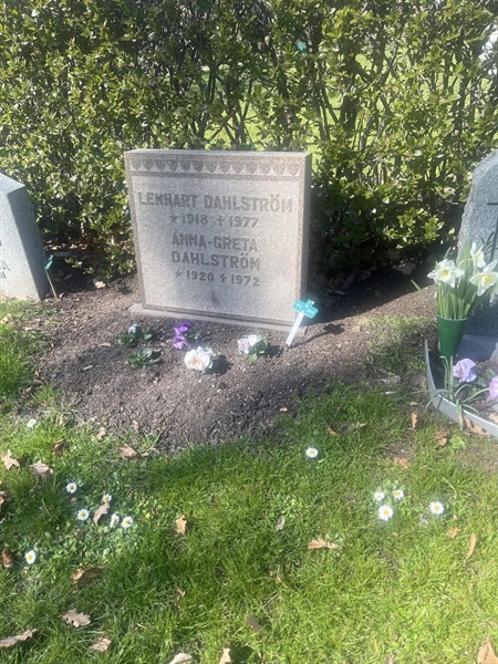 Grave number: 1 3 F1 263