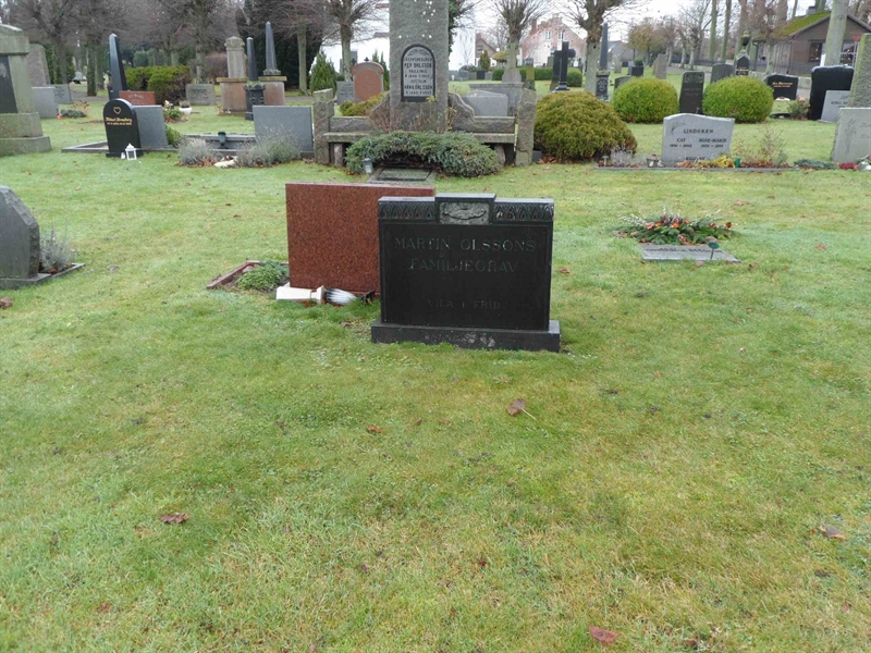 Grave number: 2 01   967