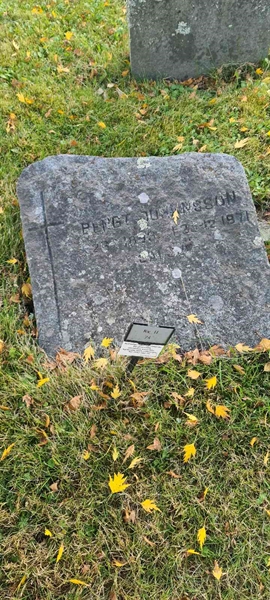 Grave number: M H   74