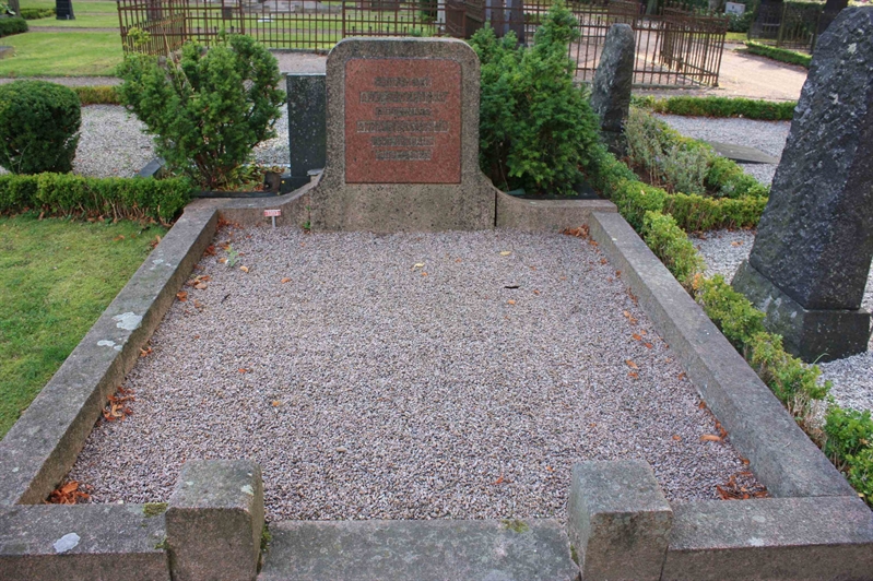 Grave number: Ö 13i   215, 216