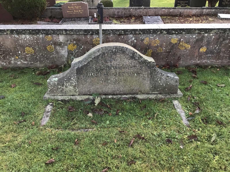 Grave number: LM 1 09  017